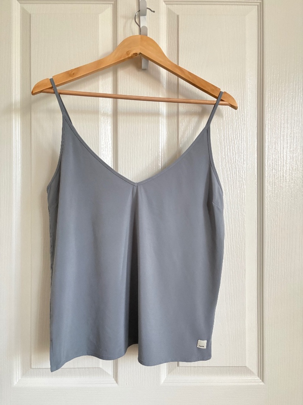 Vuori Villa Cami Blue V-Neck Performance Stretch Tank Top Size S NWOT